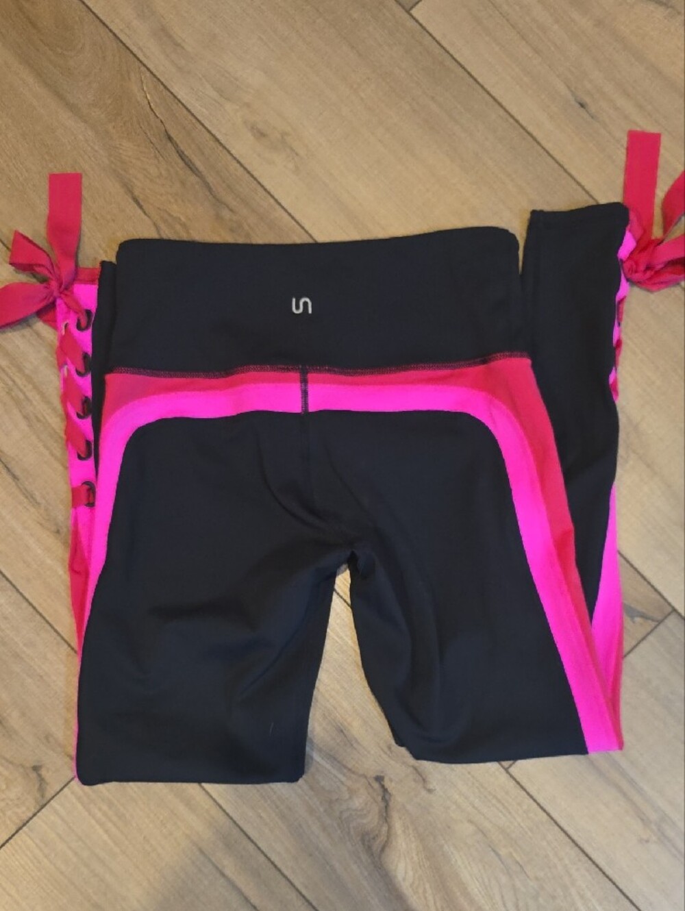 Urban Savage Lace-Up Leggings Size Small - Picture 4 of 5